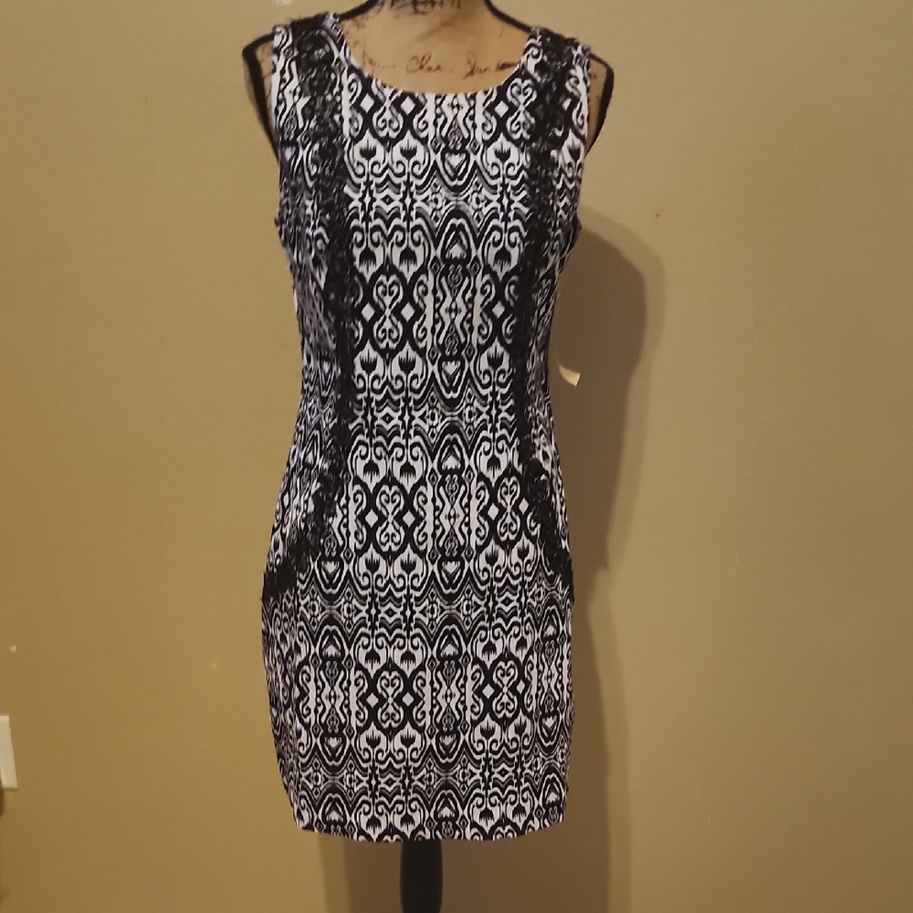 Black & White Sleeveless Black Lace Trimmed By Jade Melody Tam NWT Size Medium